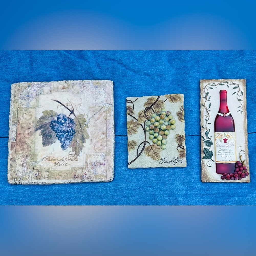 WALL PLAQUE  3-D RESIN WINE MOTIF FOR THE WINE LOVERS 3PCS